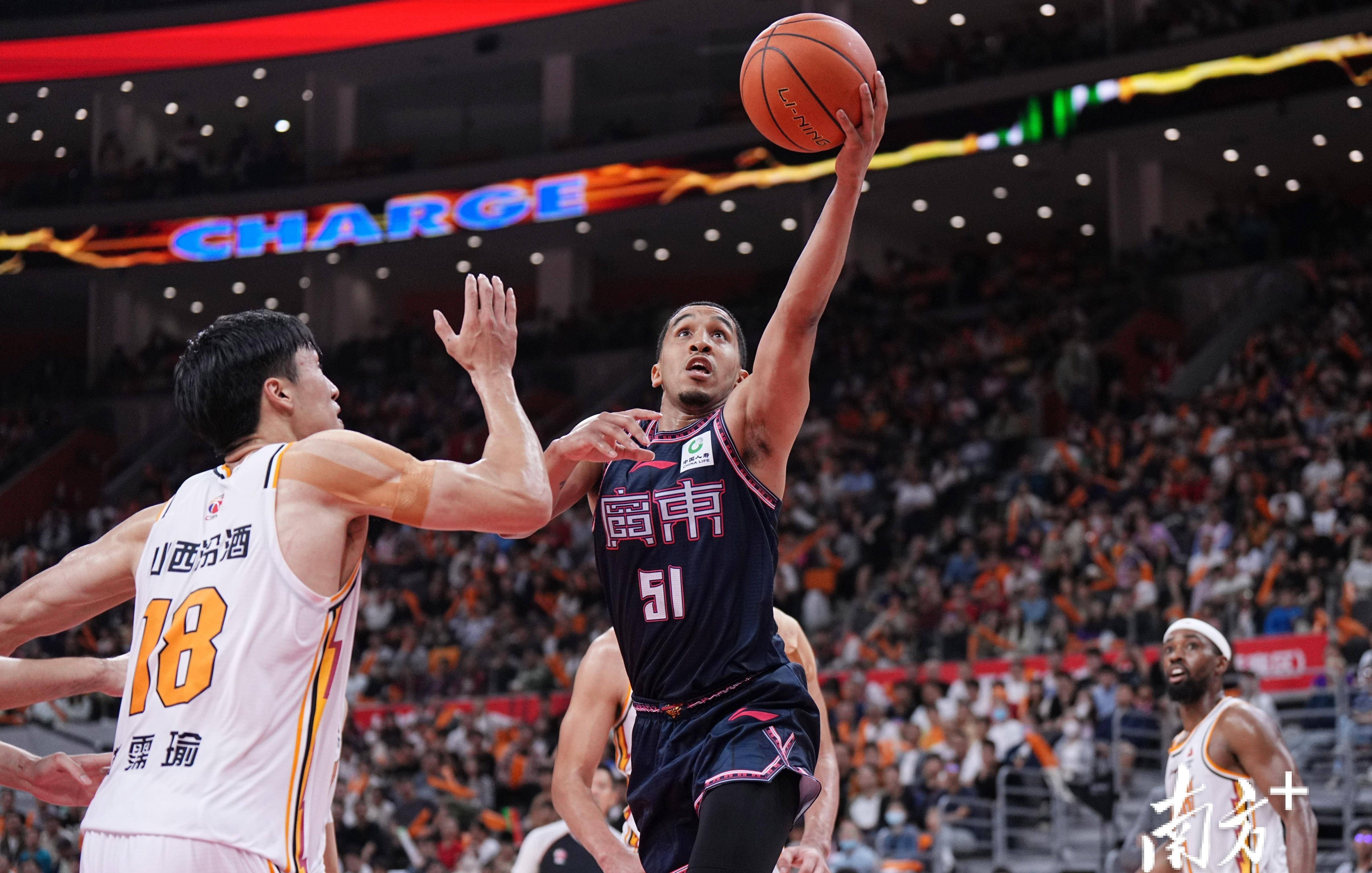 广东宏远队大胜对手取得三连胜的简单介绍