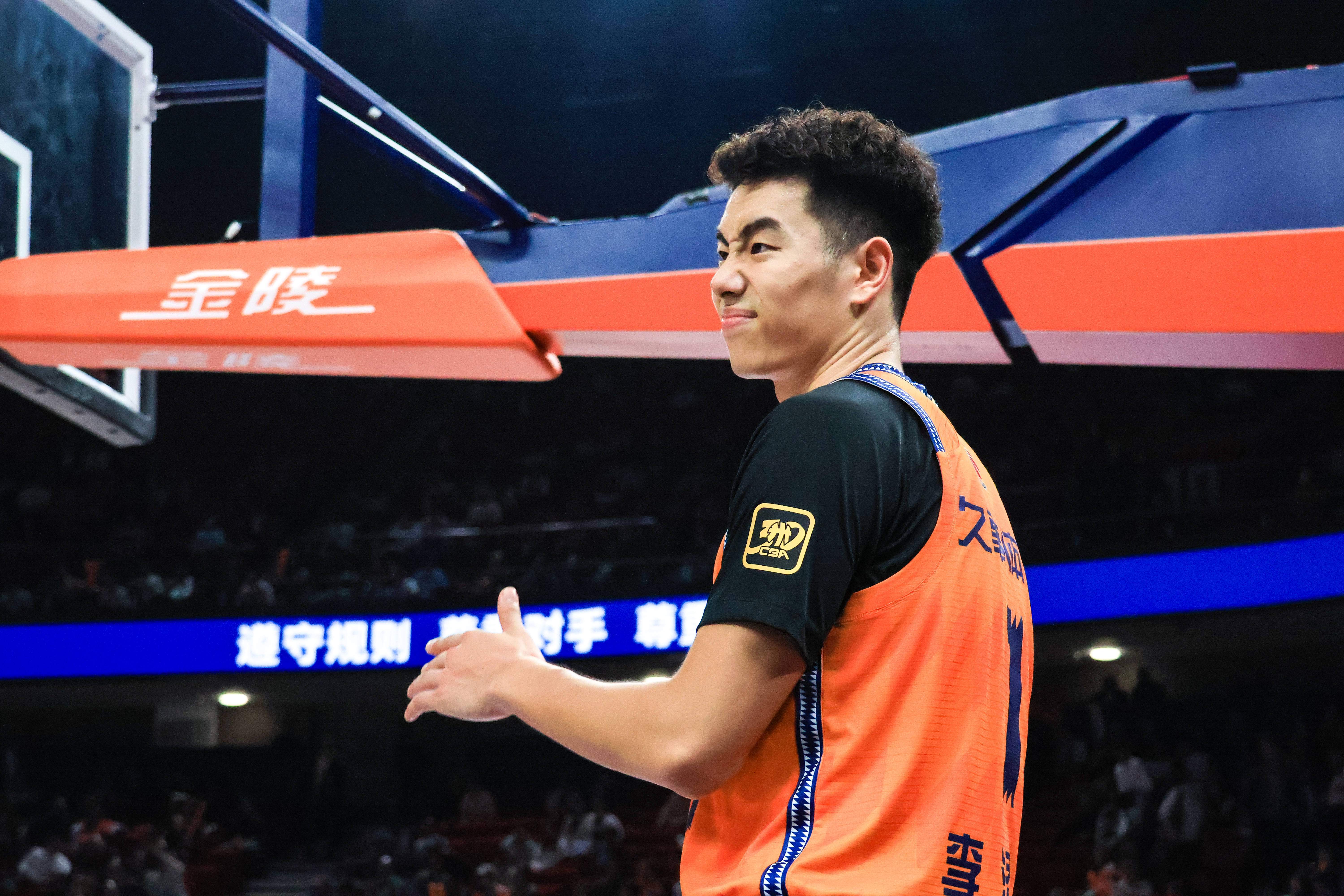 上海男篮继续保持连胜,实力突出的简单介绍 上海男篮继续保持连胜,实力突出的简单介绍