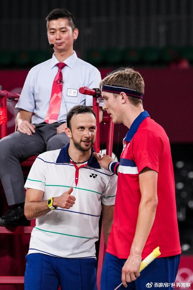 包含马来西亚队鏖战印度队，安赛龙统治全场的词条